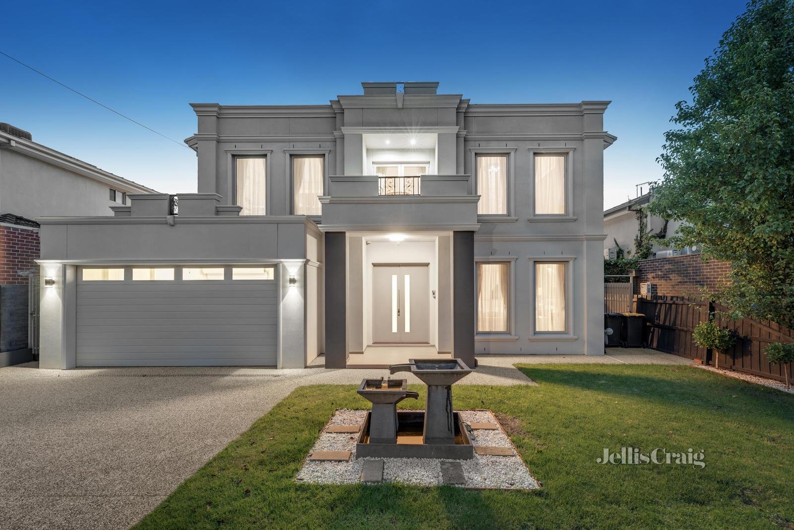 11 Fernhurst Drive, Glen Waverley image 1