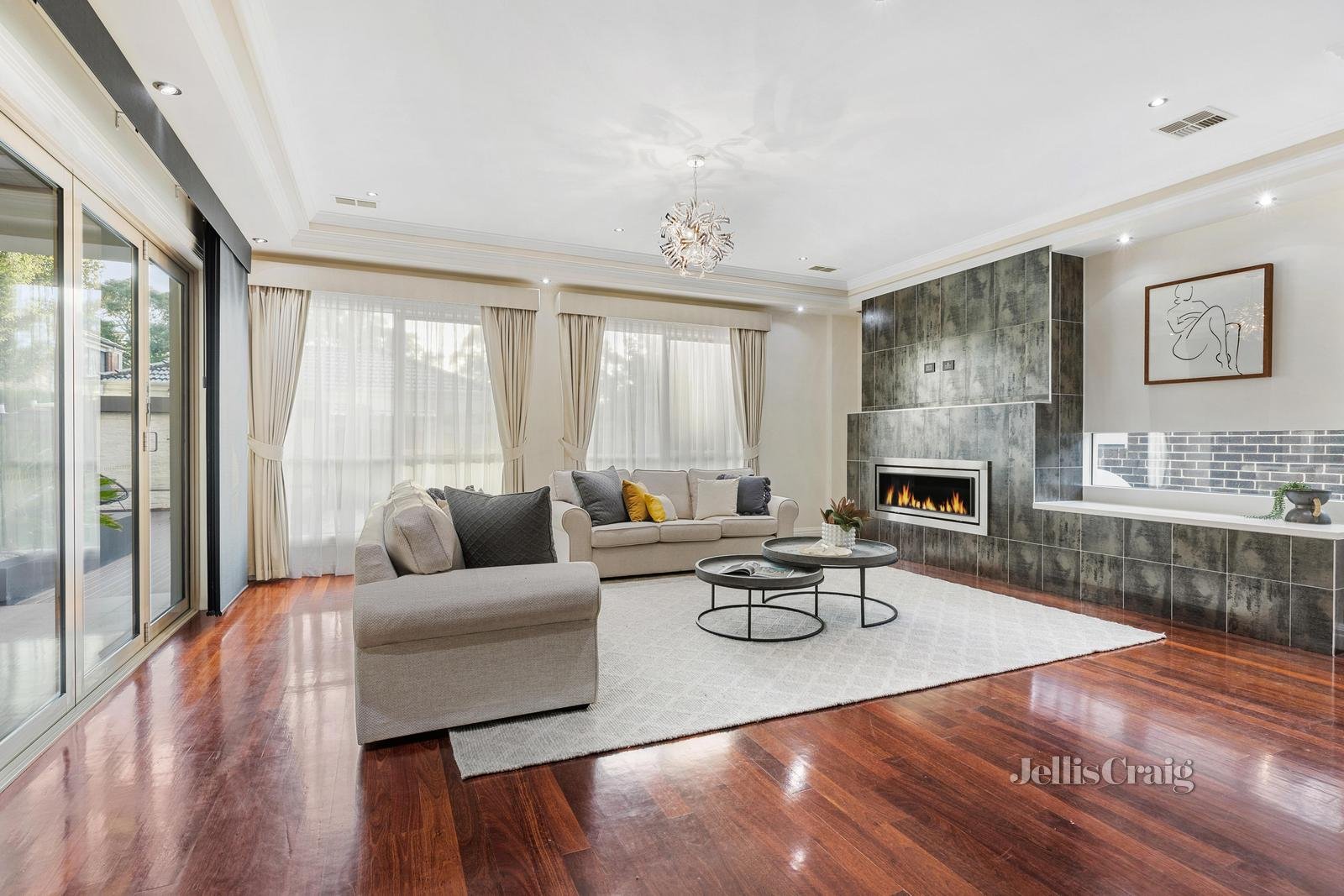 11 Fernhurst Drive, Glen Waverley image 8