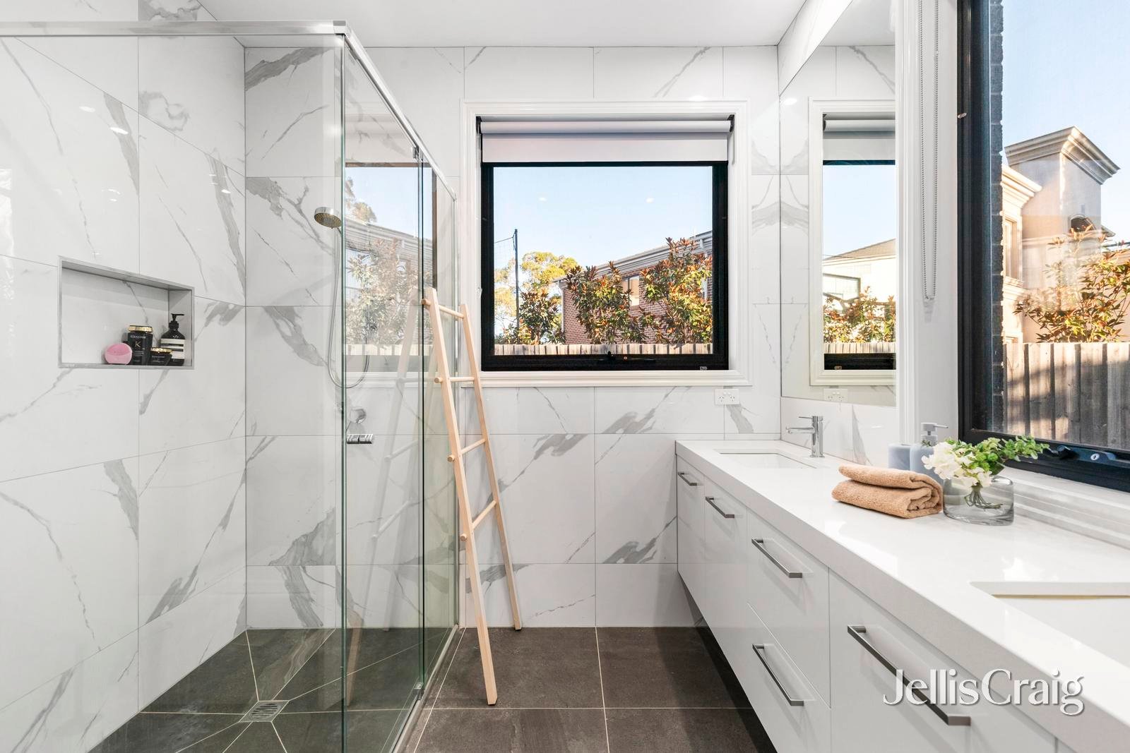 1/1 Fir Court, Mount&nbsp;Waverley image 9