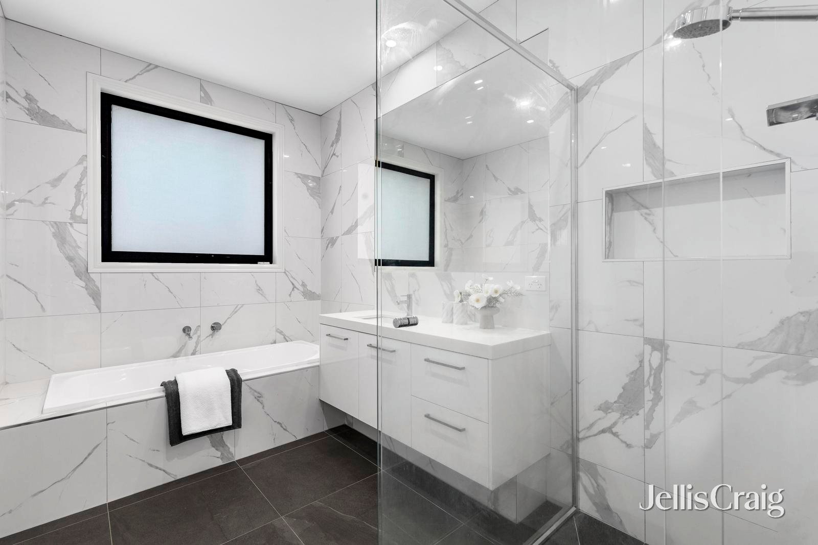 1/1 Fir Court, Mount&nbsp;Waverley image 11