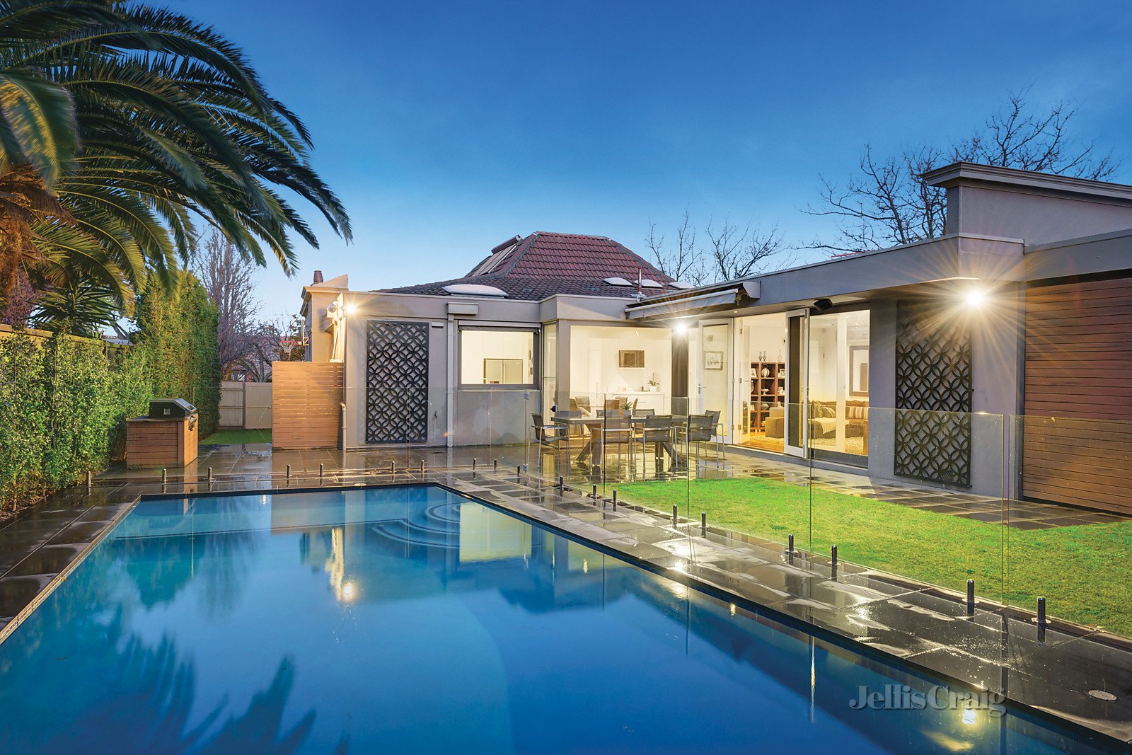 11 Forster Avenue, Malvern East image 2