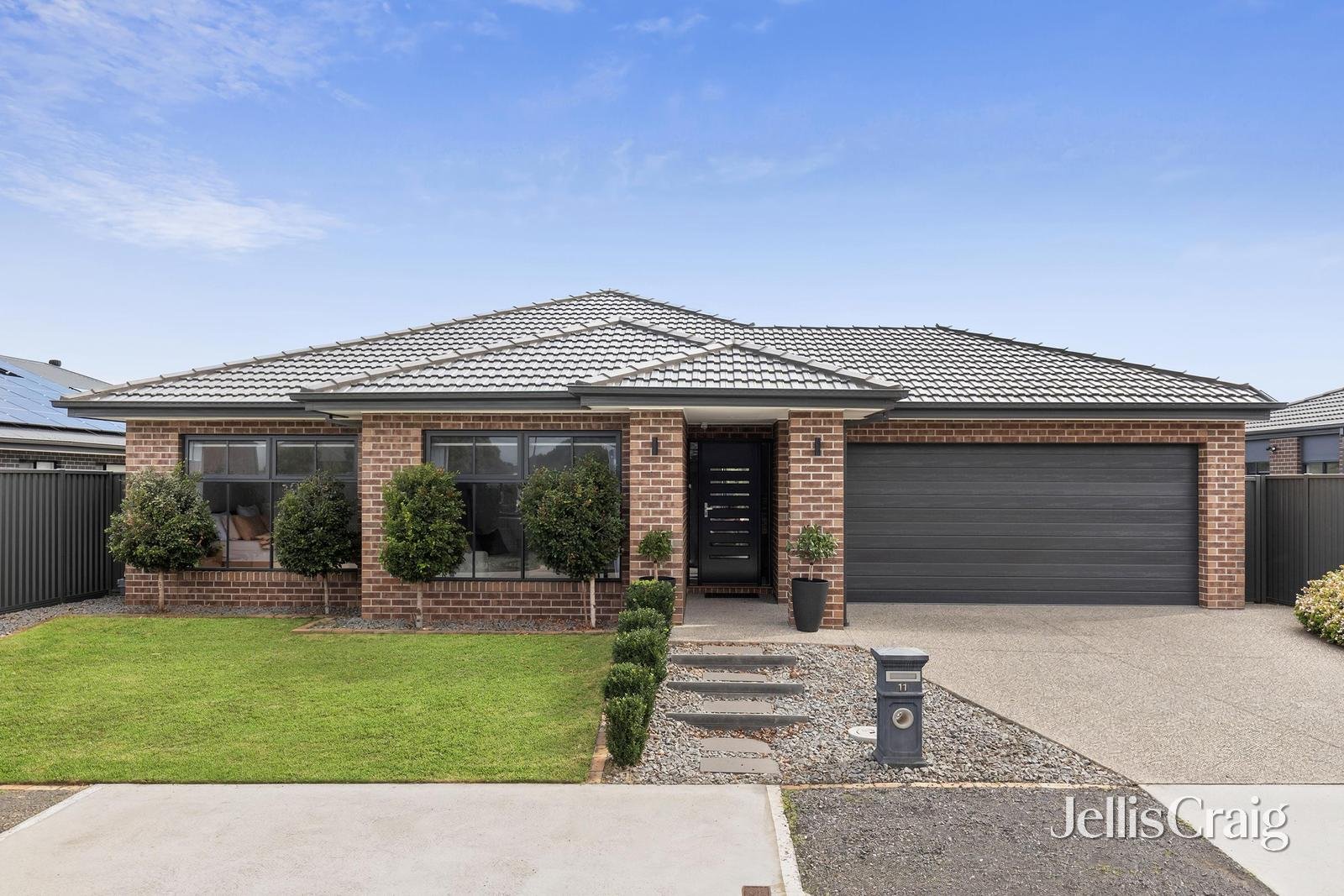11 Foxglove Way, Lara image 1
