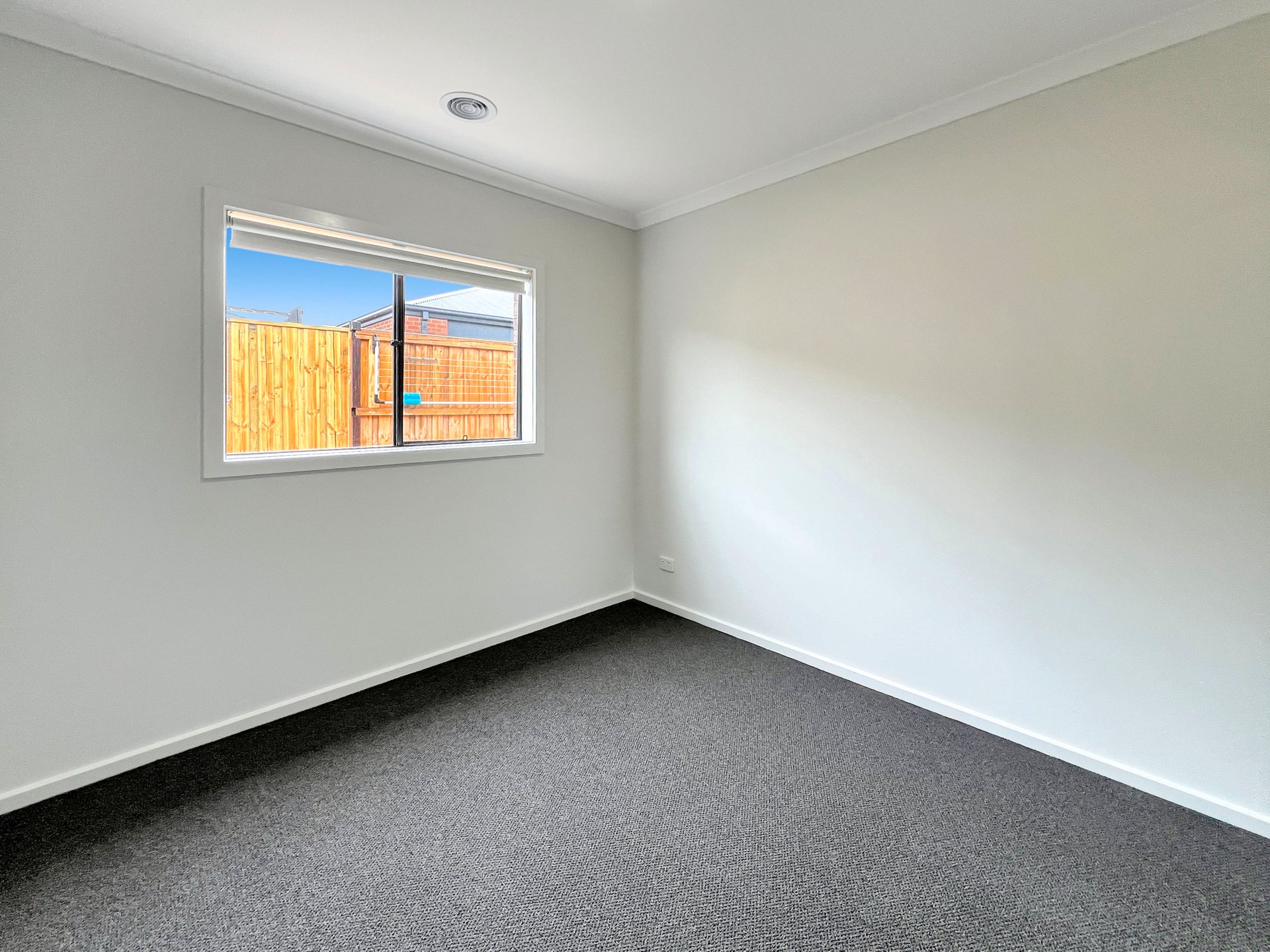 11 Frangipani Avenue, Charlemont image 5