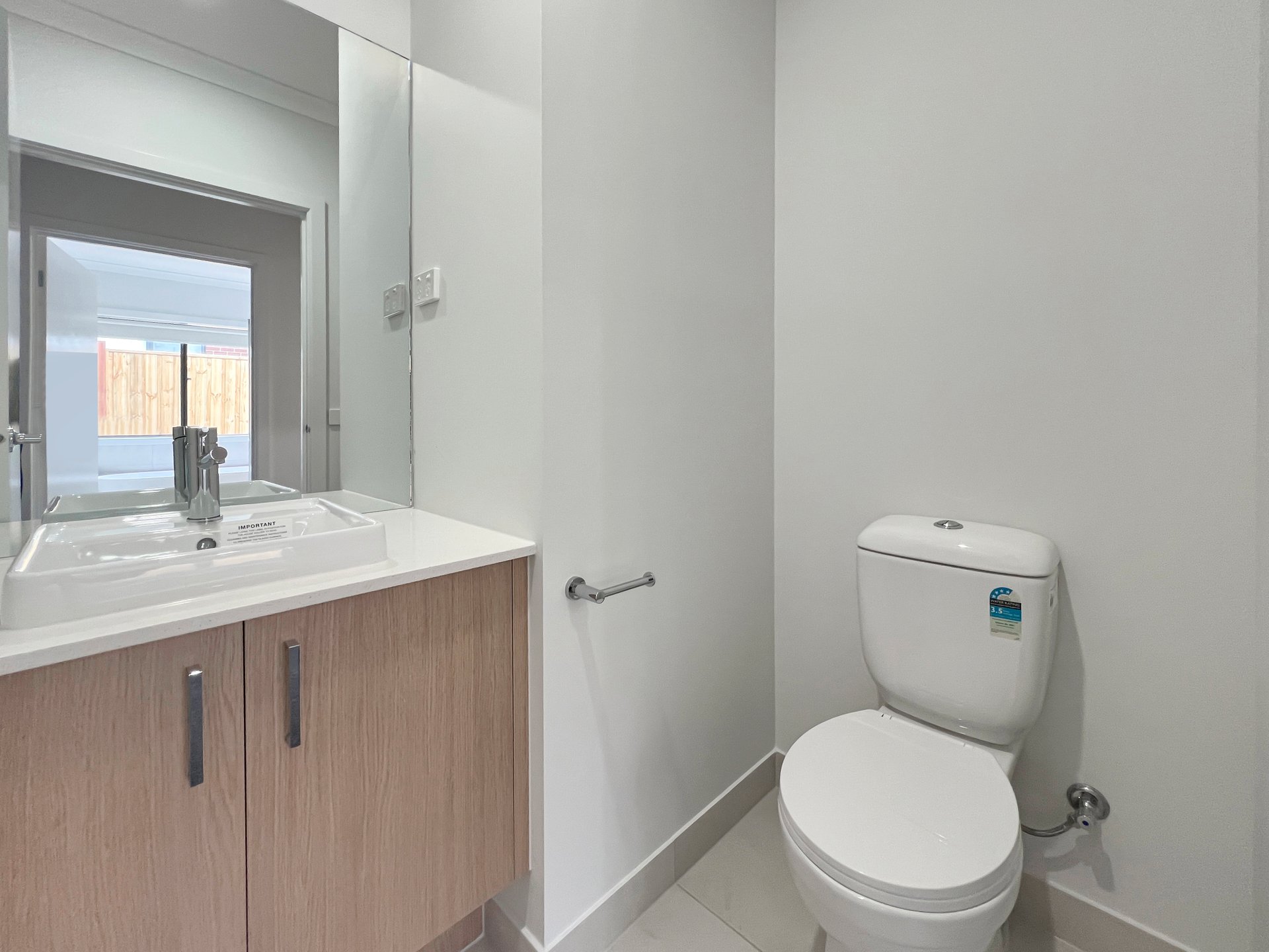 11 Frangipani Avenue, Charlemont image 6