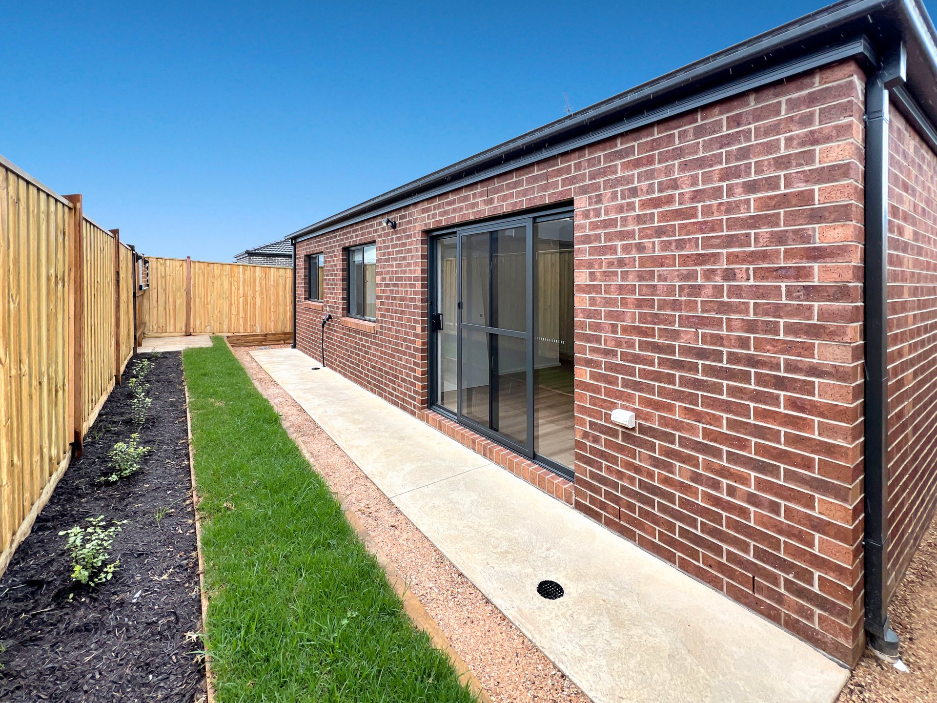 11 Frangipani Avenue, Charlemont image 9