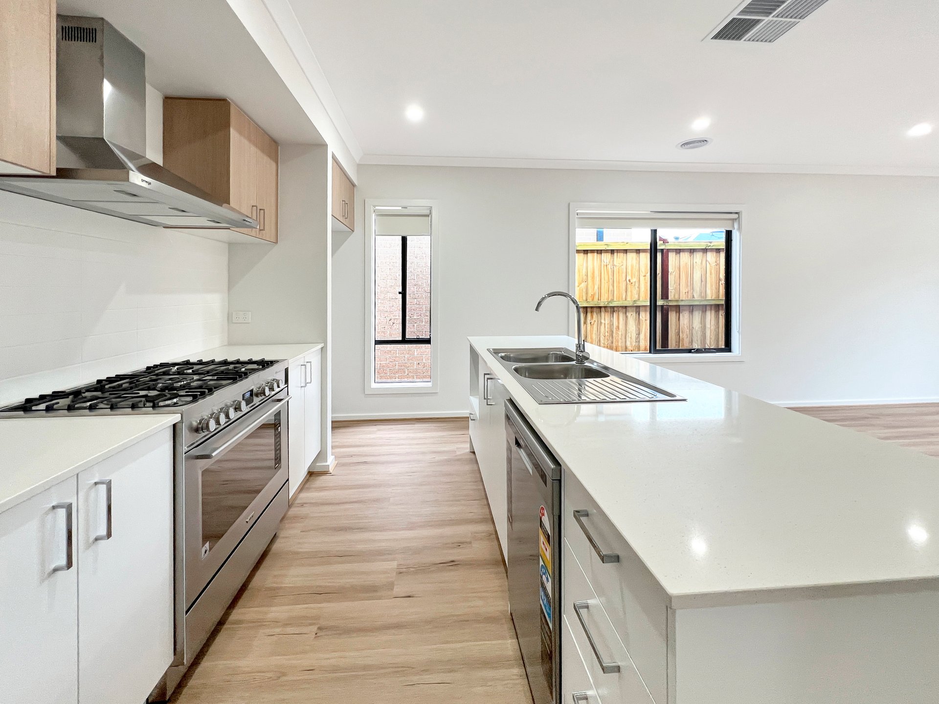11 Frangipani Avenue, Charlemont image 3