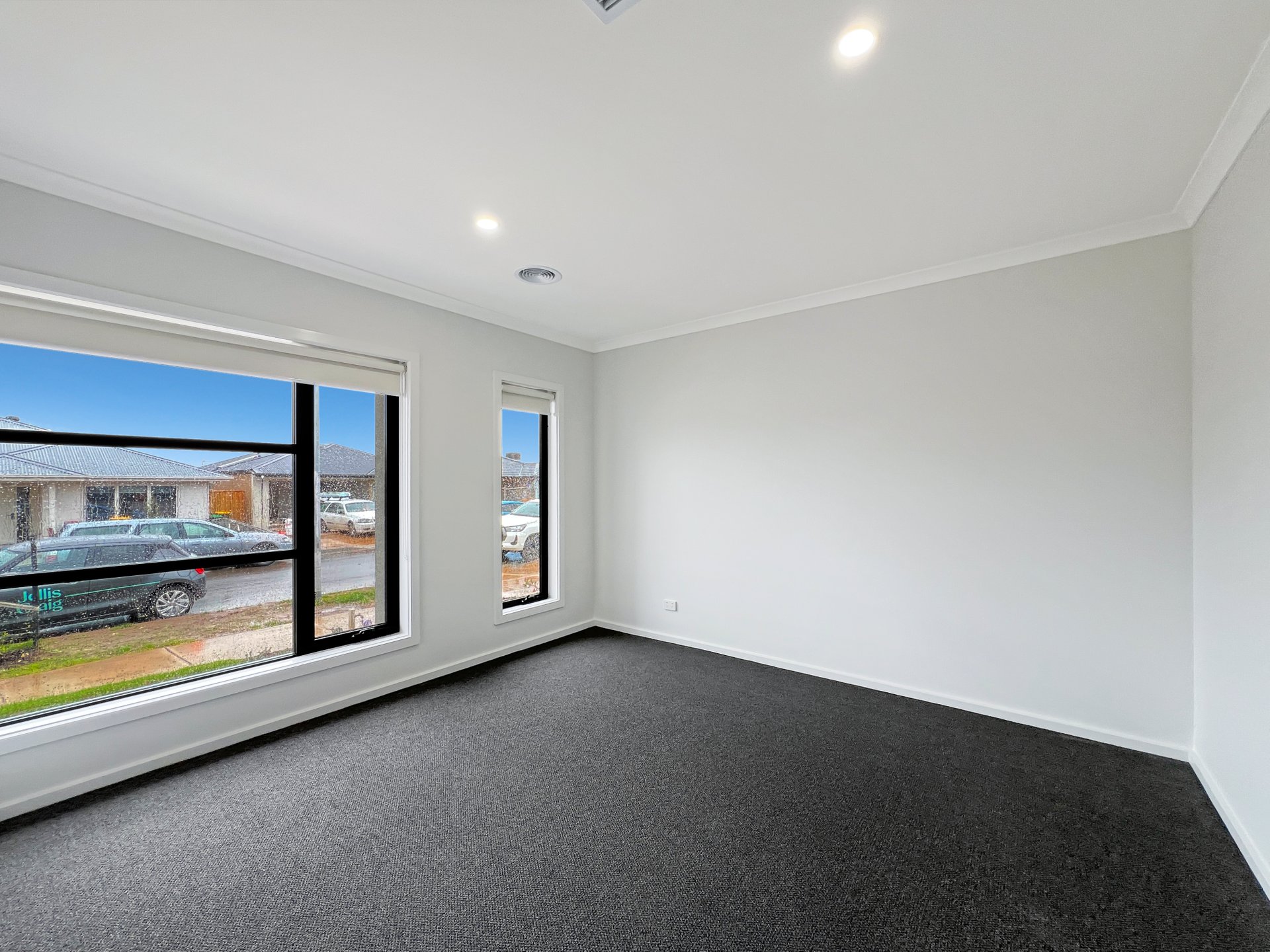 11 Frangipani Avenue, Charlemont image 2