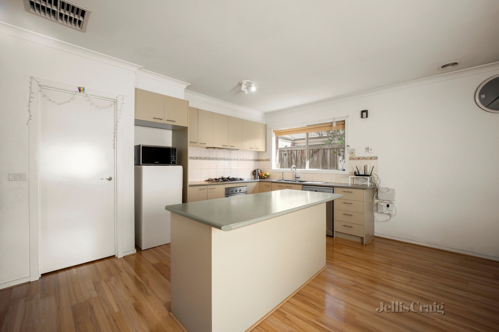 11 Georgia Place, Keysborough image 2