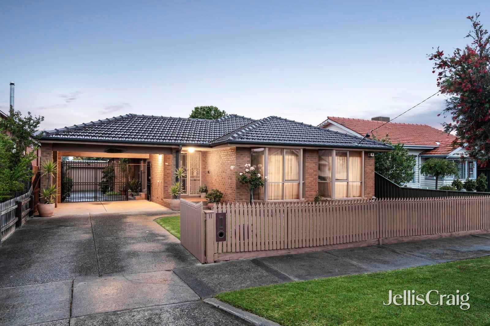 11 Gezireh Street, Pascoe Vale South image 1