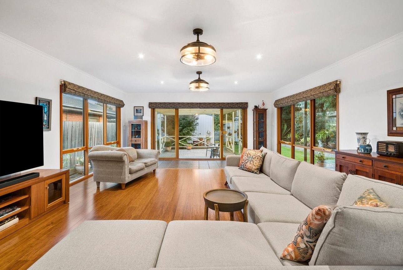 11 Glen Avenue, East Geelong image 5