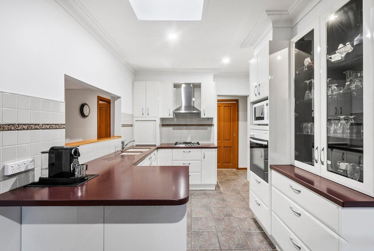 11 Glen Avenue, East Geelong image 3