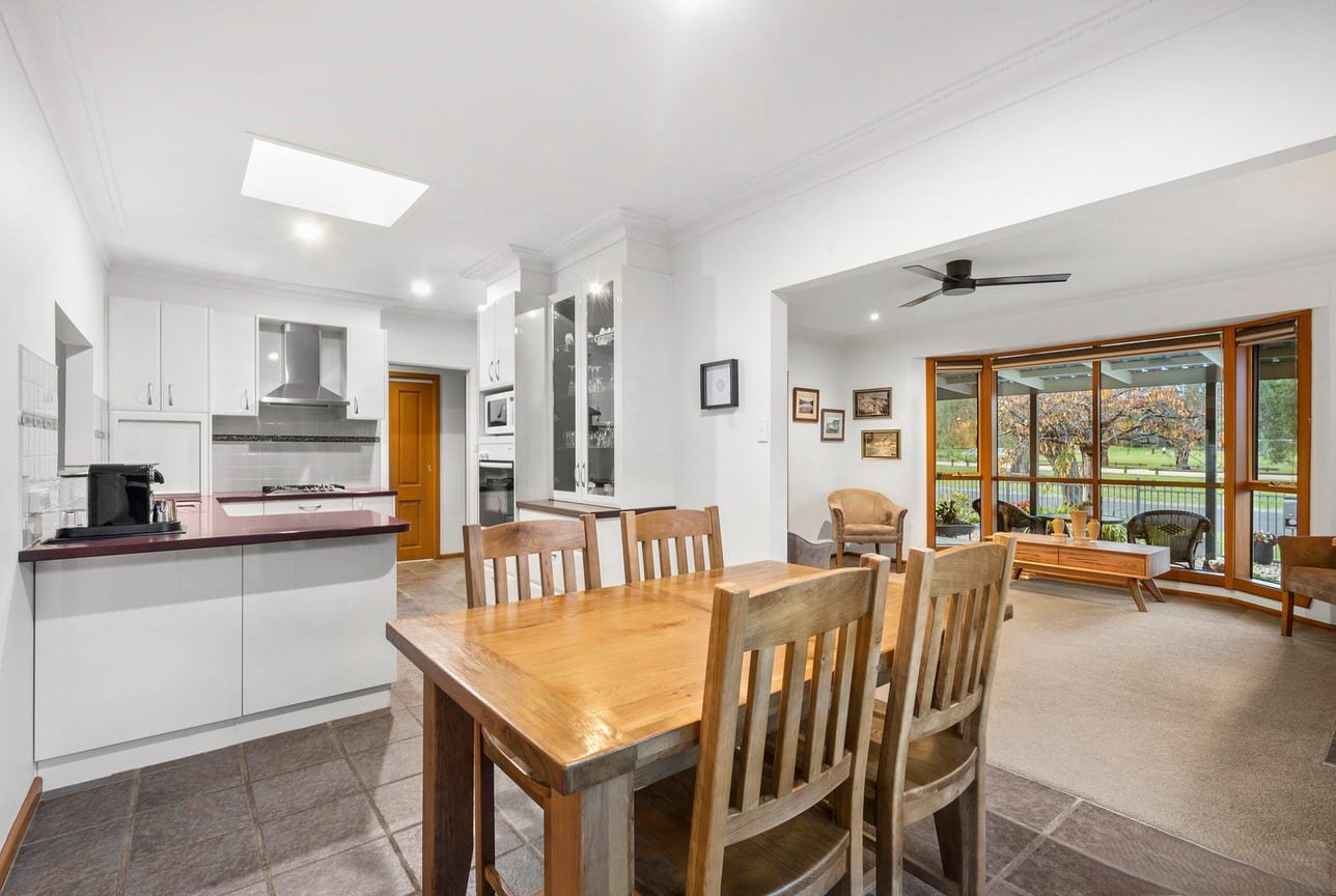 11 Glen Avenue, East Geelong image 4