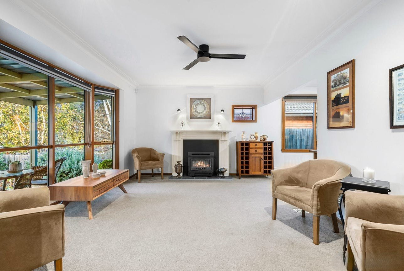 11 Glen Avenue, East Geelong image 2