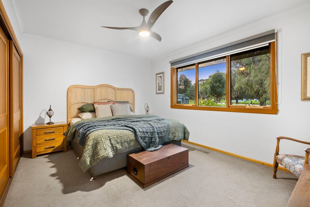 11 Glen Avenue, East Geelong image 7