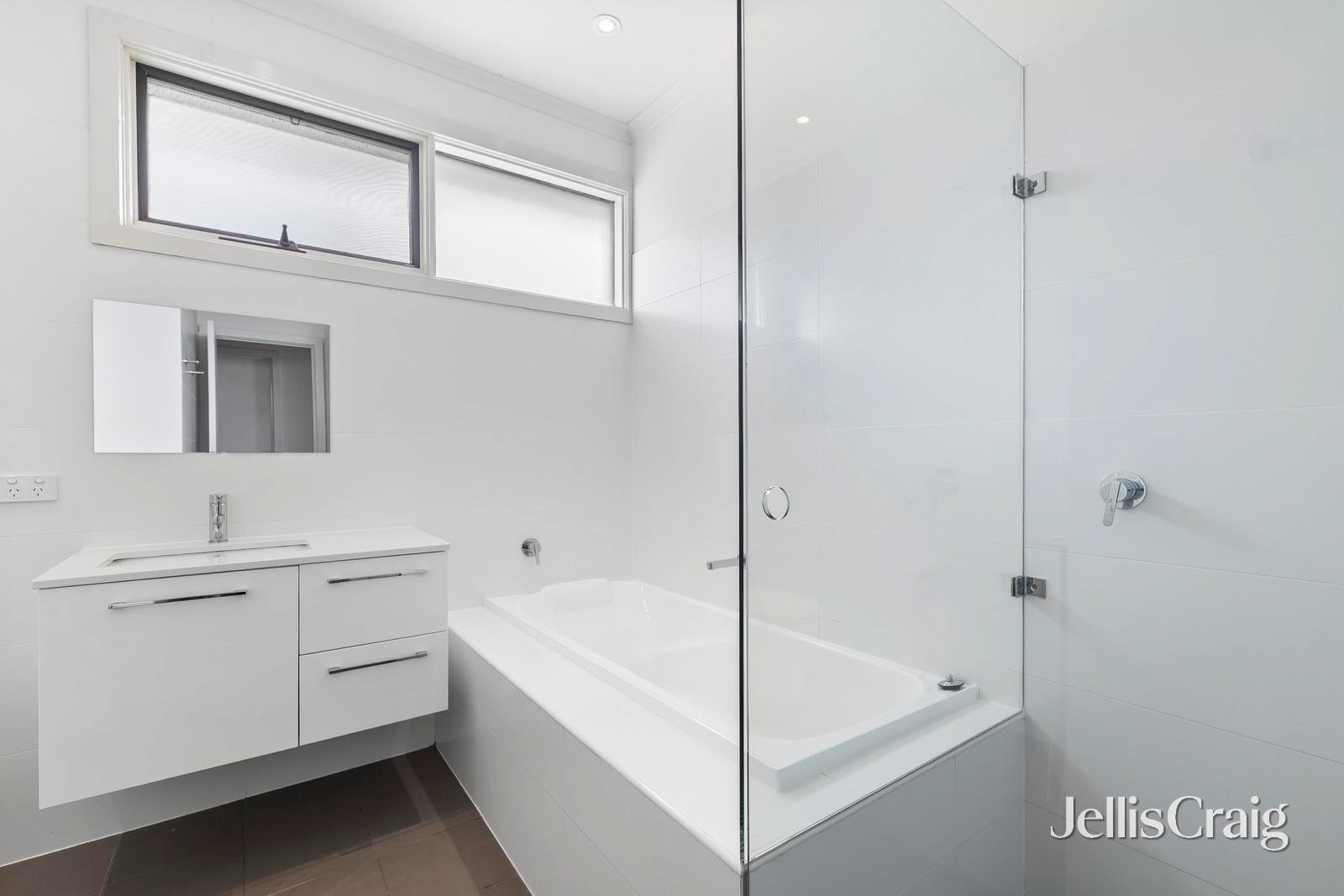 11 Glenisla Drive, Mount&nbsp;Martha image 10