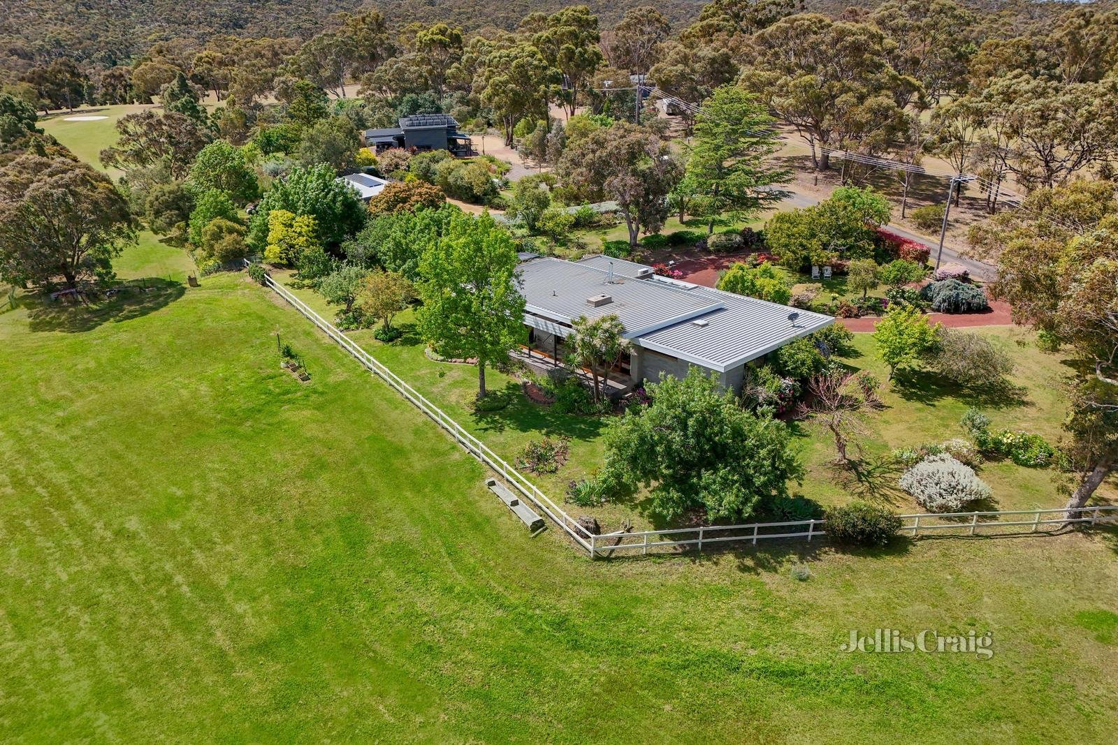 11 Golf Link Road, Maldon image 2