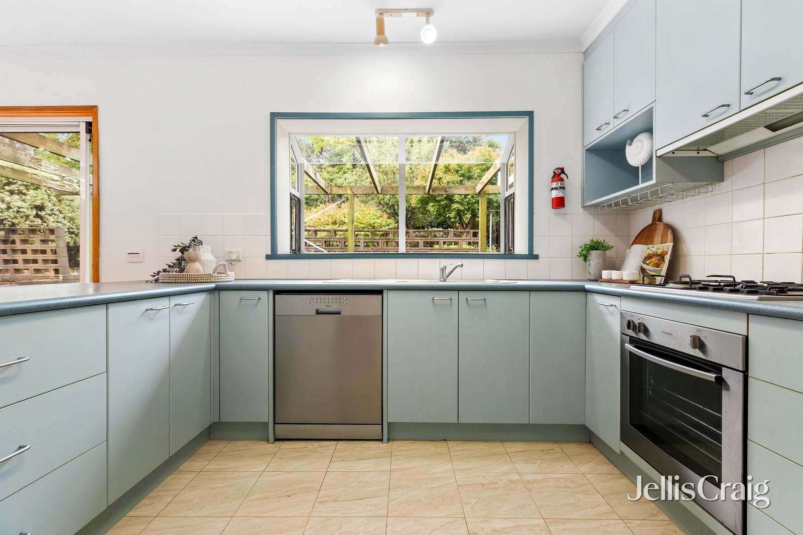 11 Greenham Crescent, Mount&nbsp;Waverley image 10