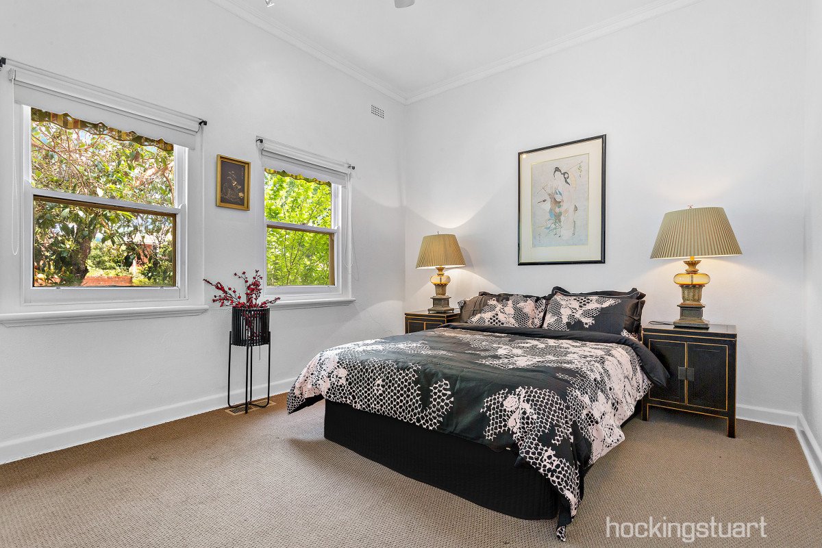 11 Grosvenor Road, Glen Iris image 5