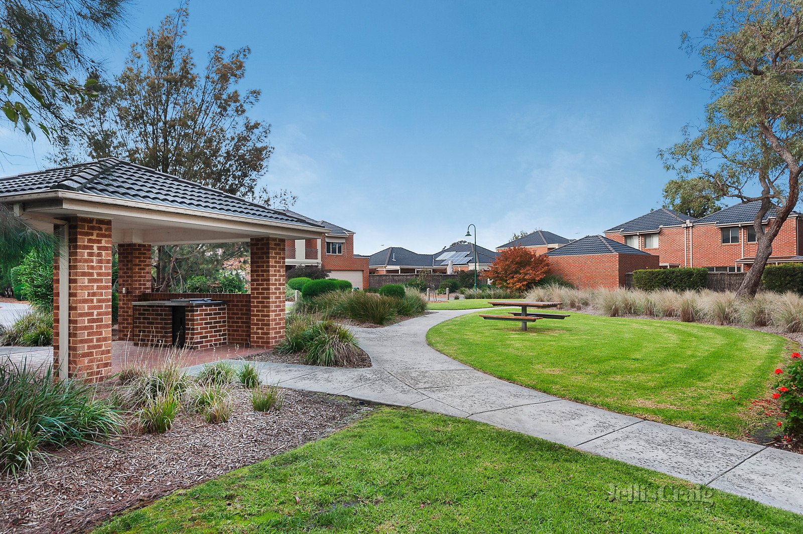 11 Gumleaf Lane, Mitcham image 2