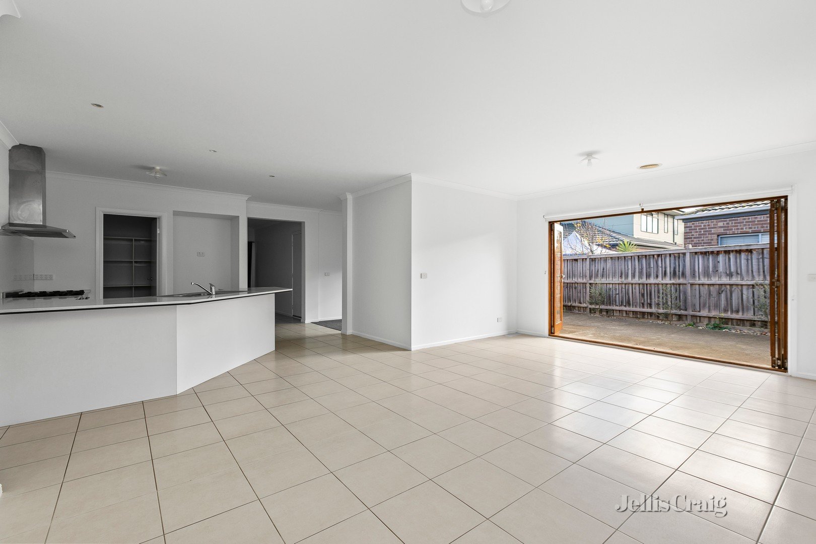 11 Hanworth Avenue, Williams Landing image 2
