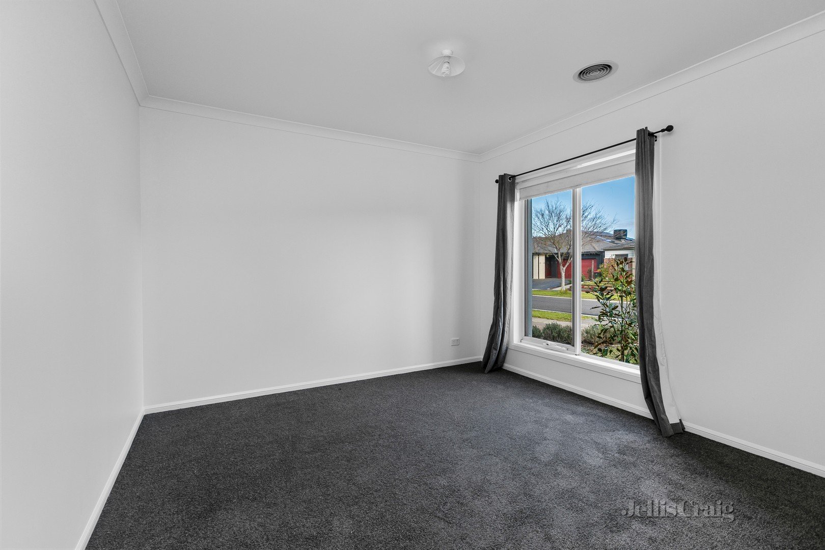 11 Hanworth Avenue, Williams Landing image 4