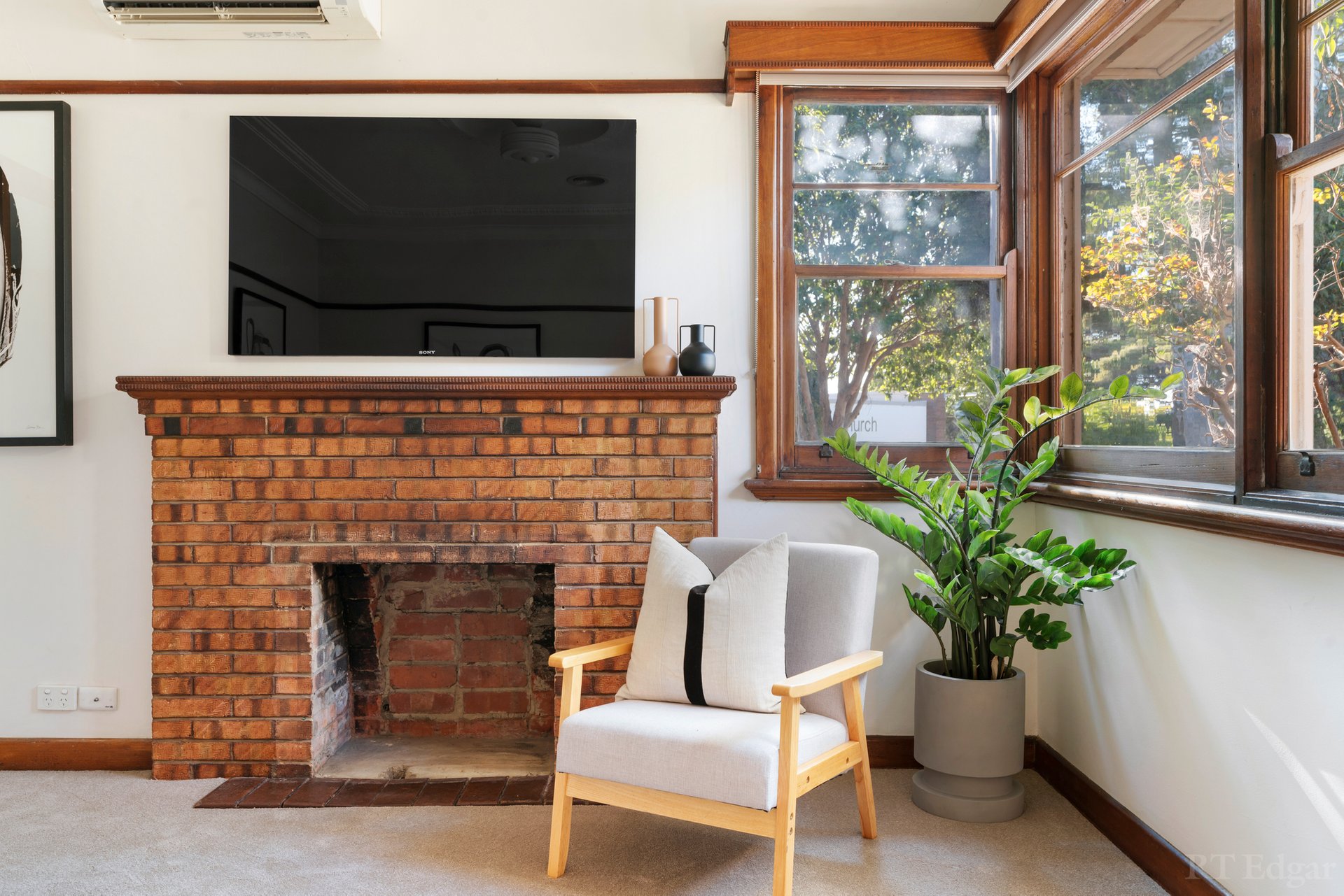 Property Gallery Thumbnail 3