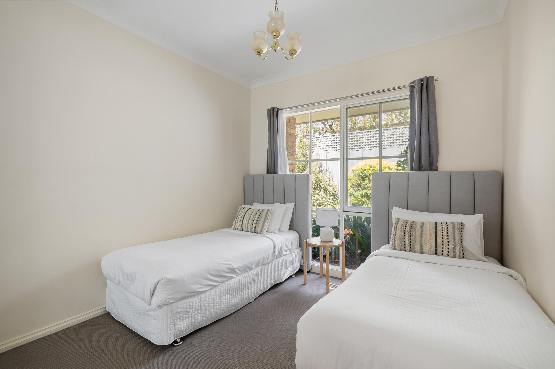1/1 Henry Street, Balwyn image 7