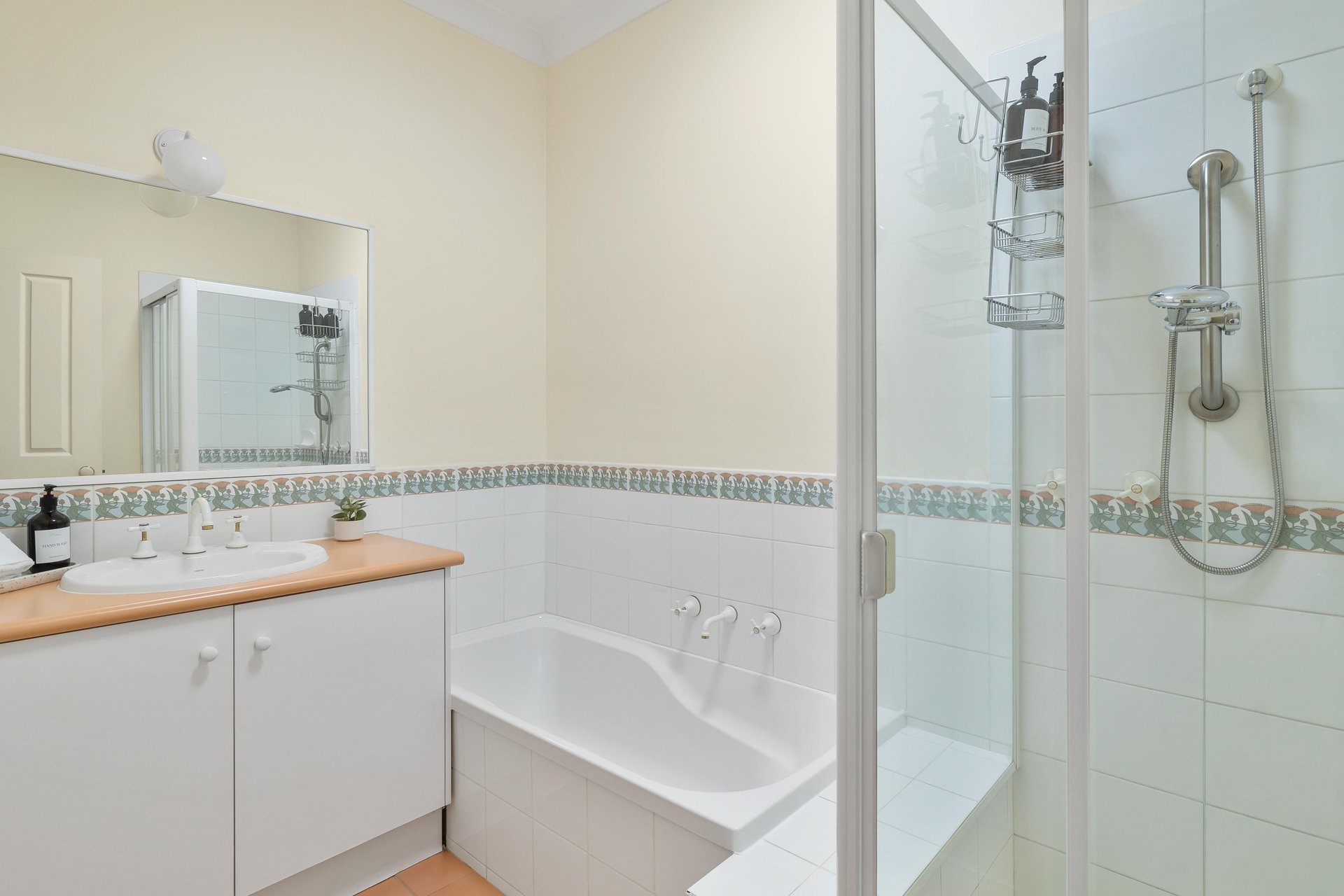 1/1 Henry Street, Balwyn image 9