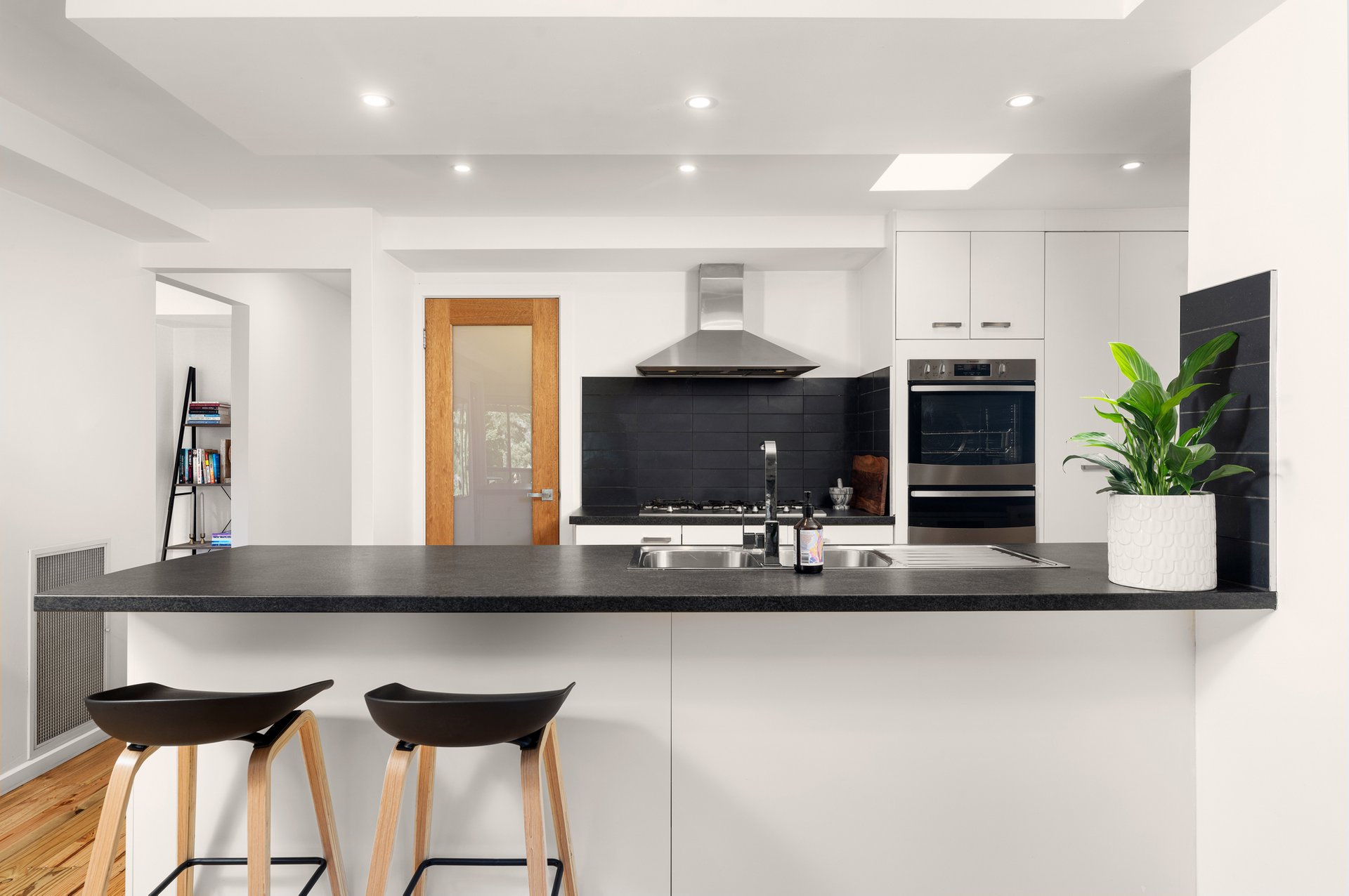Property Gallery Thumbnail 6