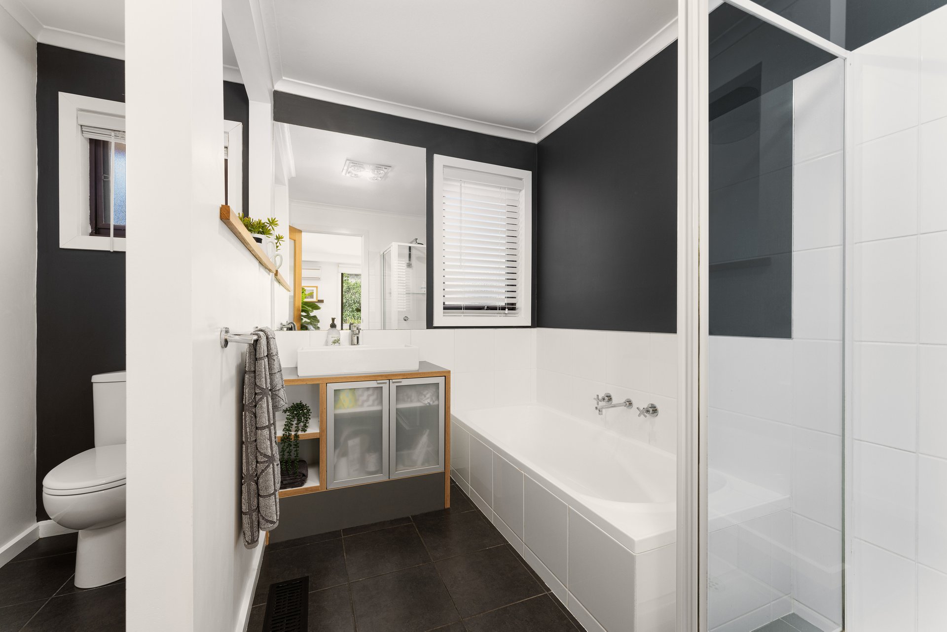 Property Gallery Thumbnail 14