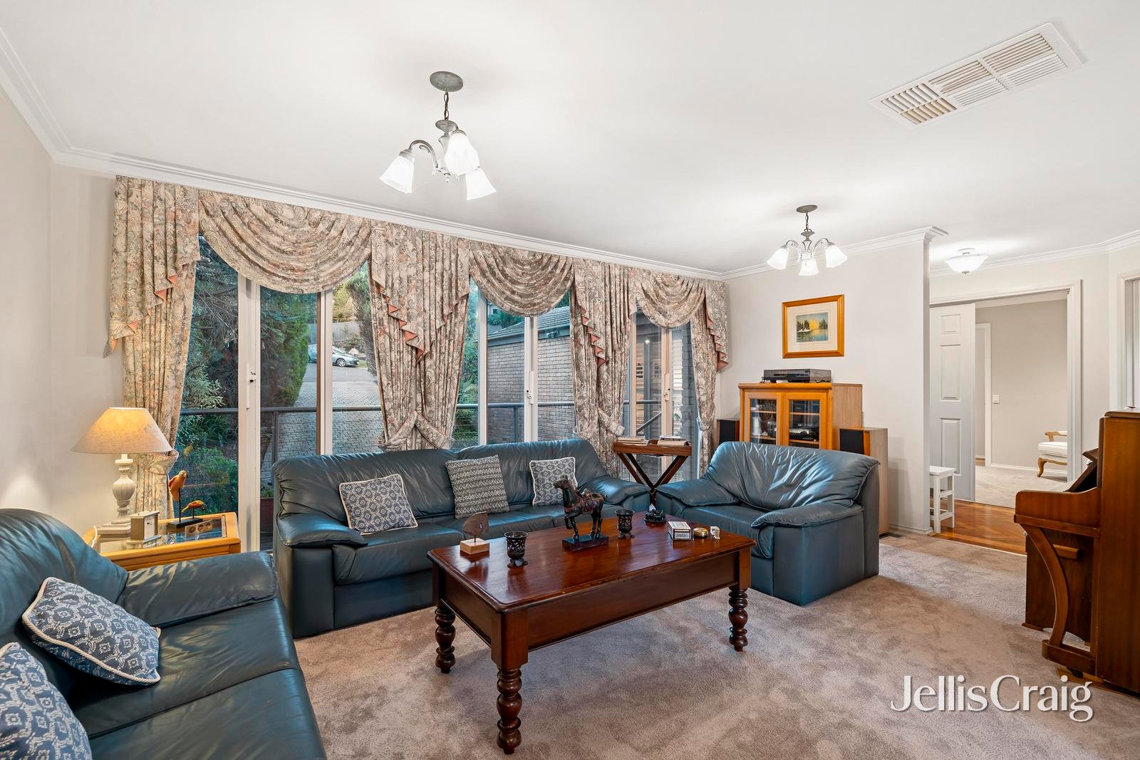 11 Hillcrest Court, Donvale image 5