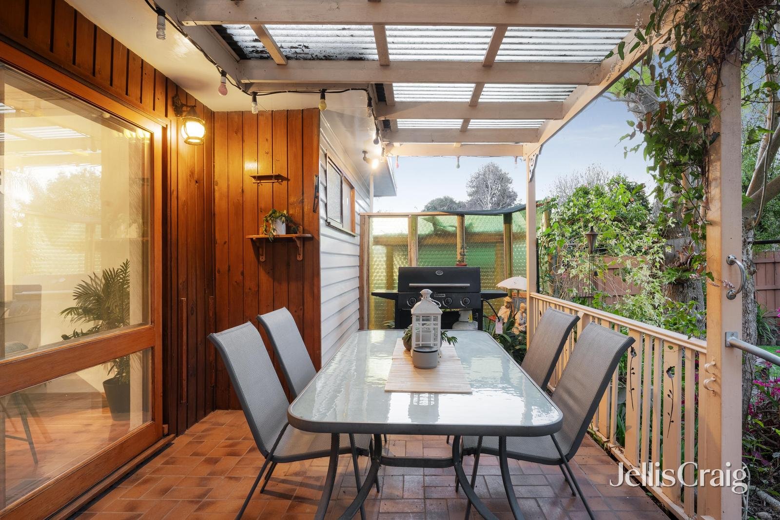 11 Hilltop Avenue, Macleod image 14