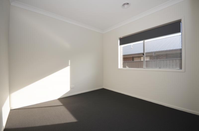 11 Holgate Road, Lucas image 6