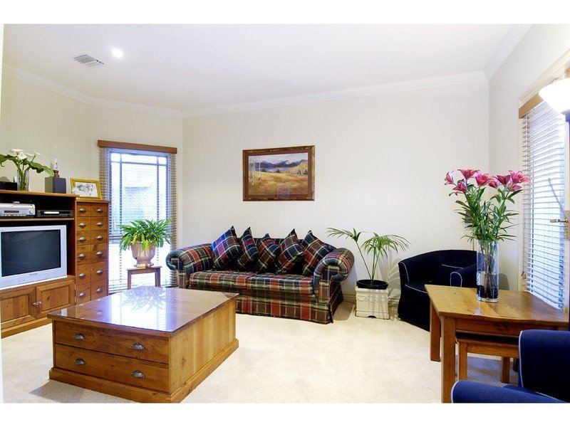 1/1 Hood Street, Mont&nbsp;Albert image 2