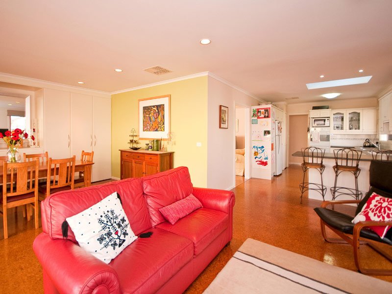 11 Houston Court, Box Hill South image 2