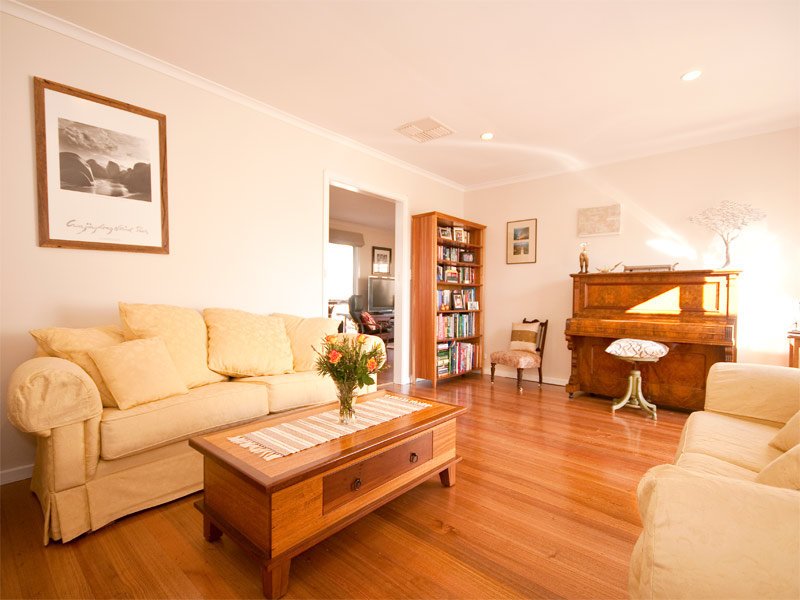 11 Houston Court, Box Hill South image 3