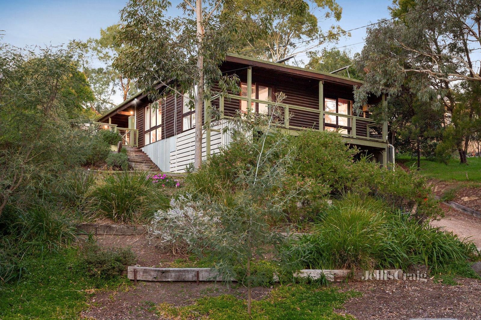 11 Hurst Road, Hurstbridge image 1