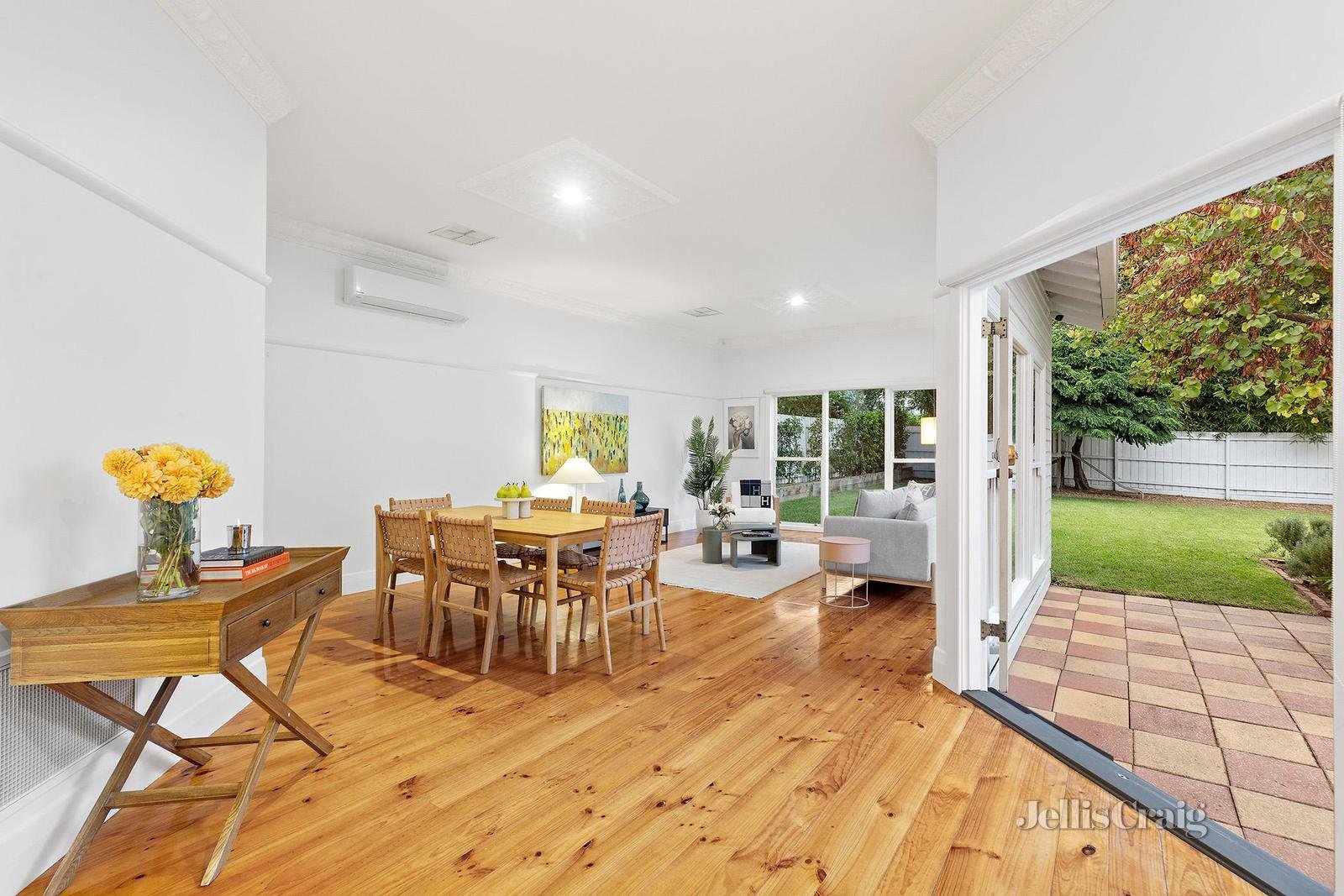 11 Irymple Avenue, Kew East image 3