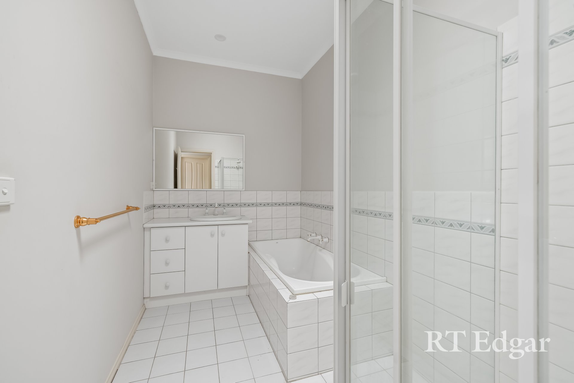 Property Gallery Thumbnail 8