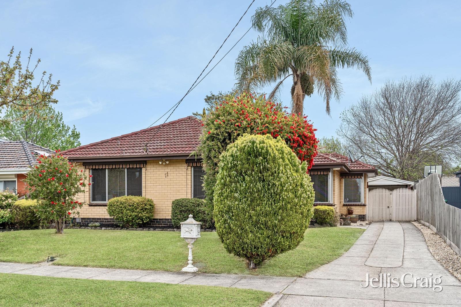 11 Jells Road, Cheltenham image 1