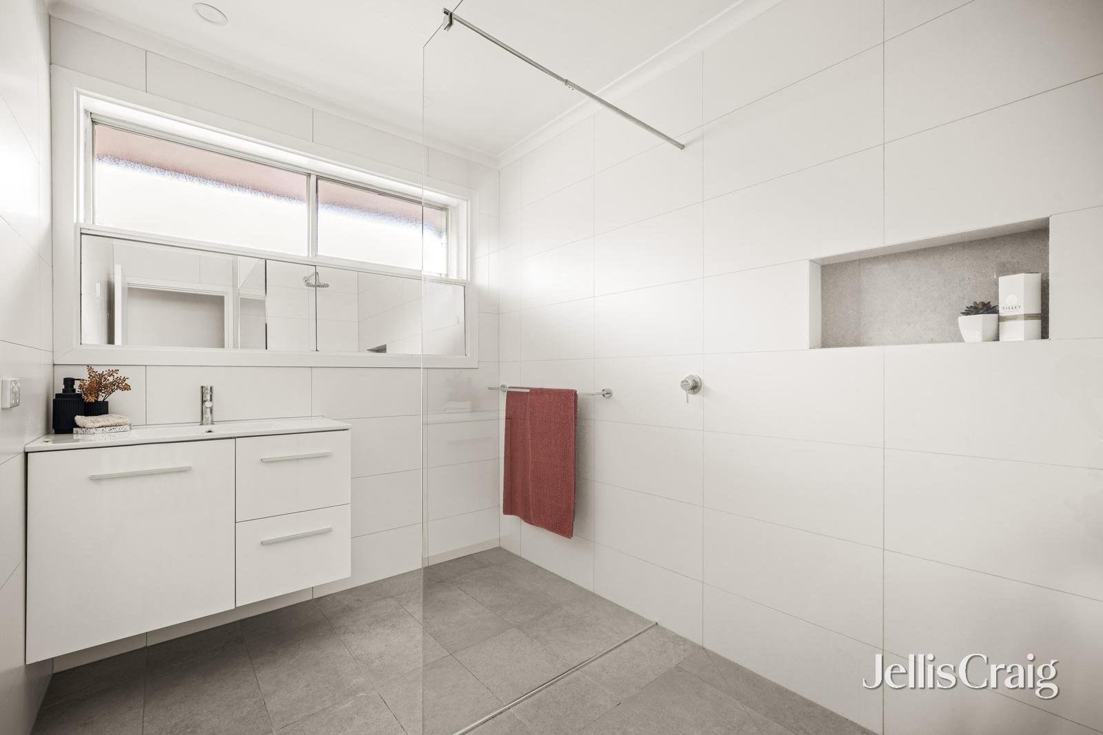 11 Jells Road, Cheltenham image 9