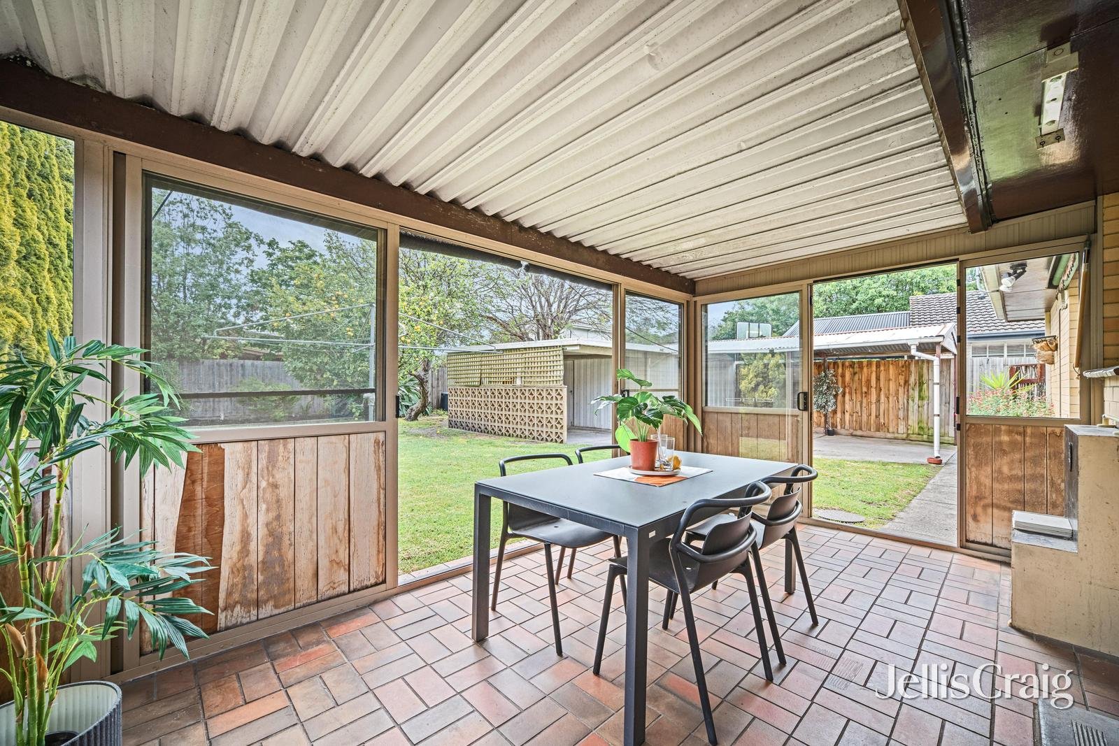 11 Jells Road, Cheltenham image 11