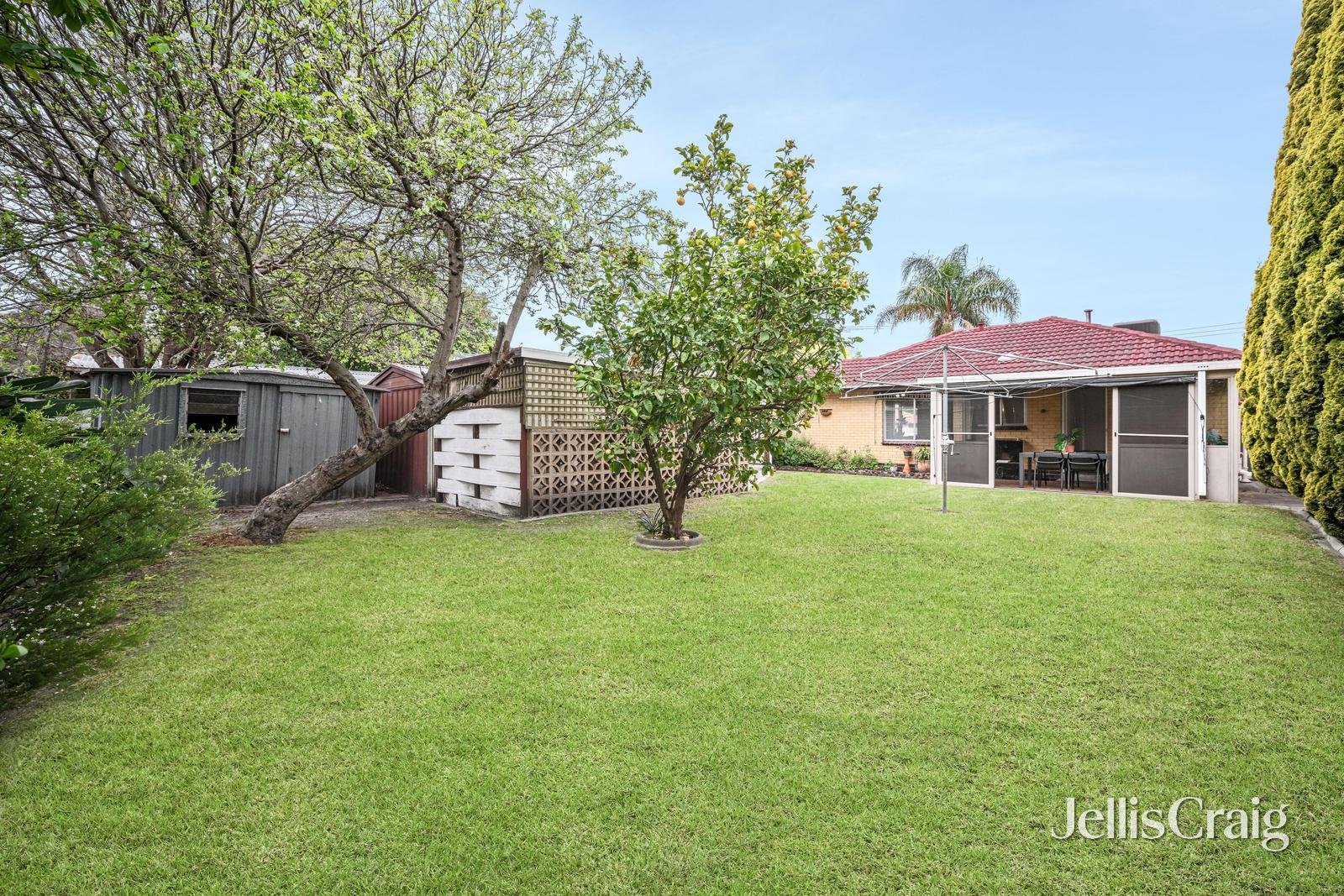 11 Jells Road, Cheltenham image 12