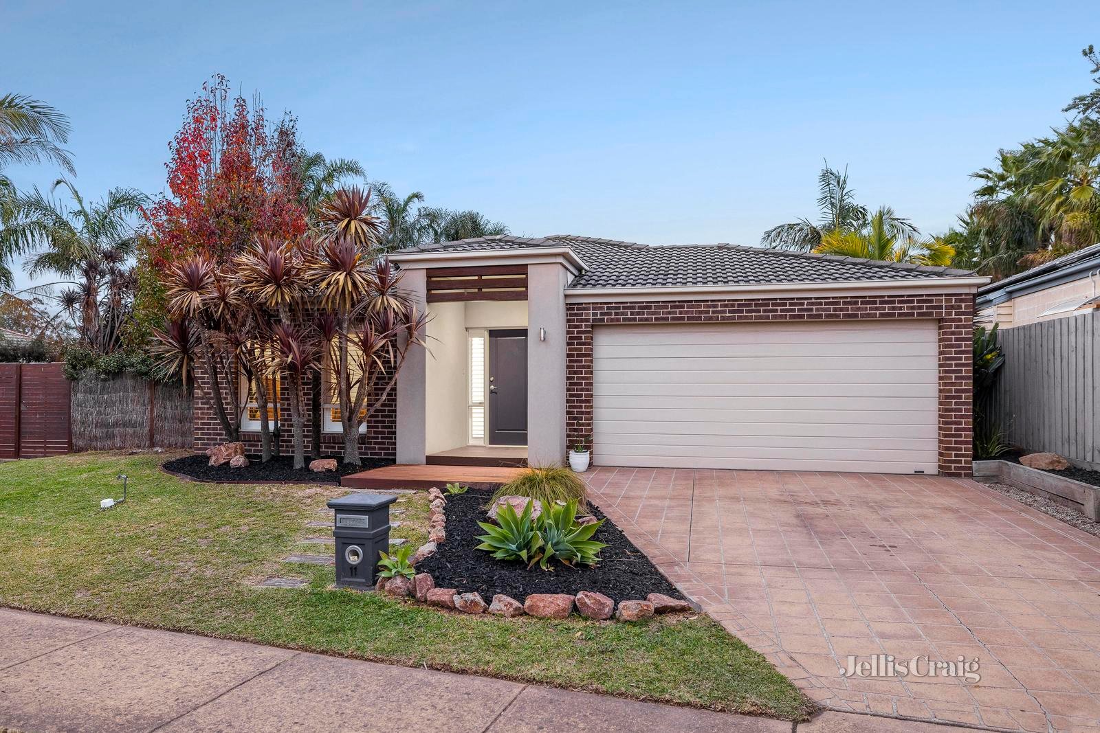 11 John William Drive, Mount Martha image 1