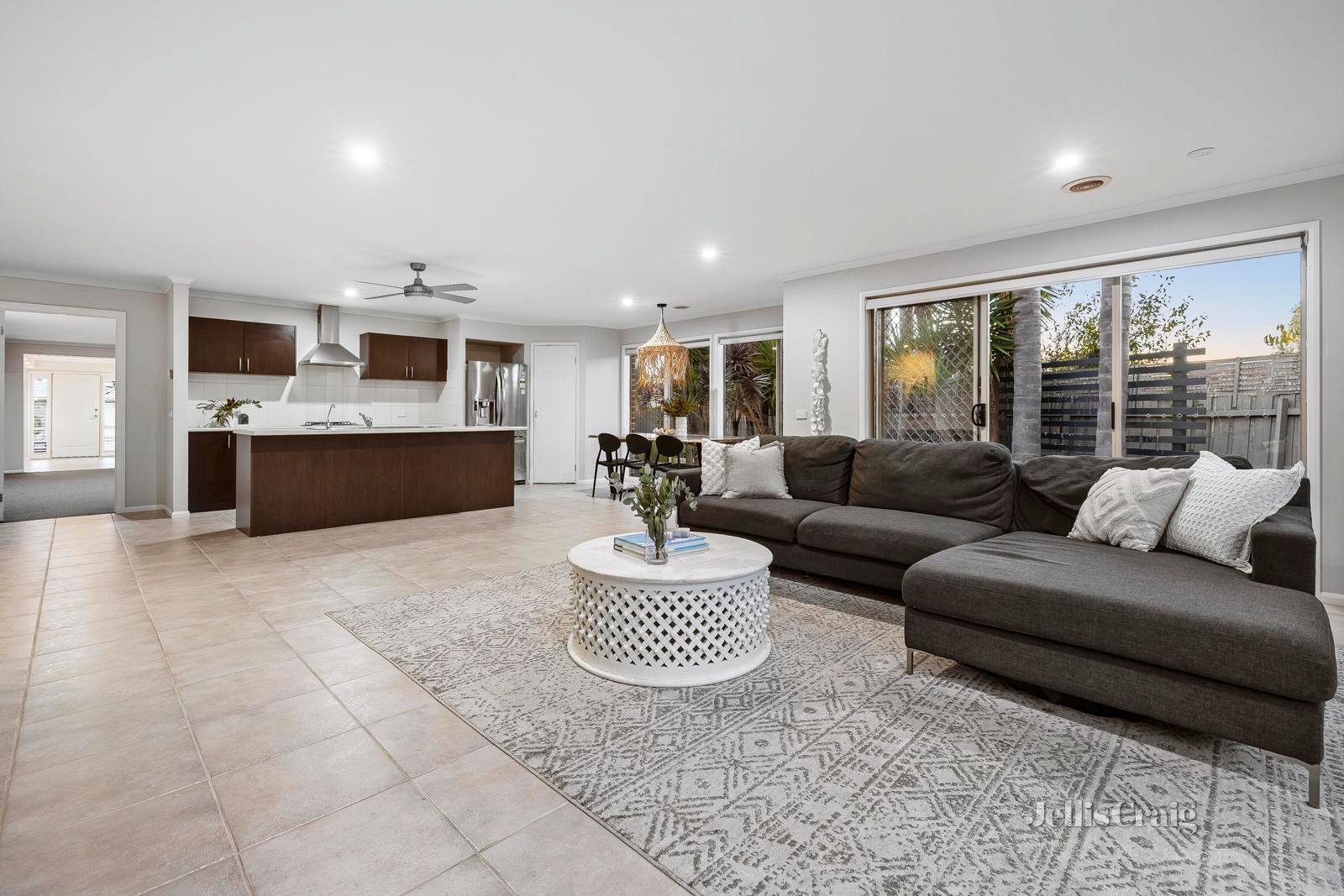11 John William Drive, Mount Martha image 4