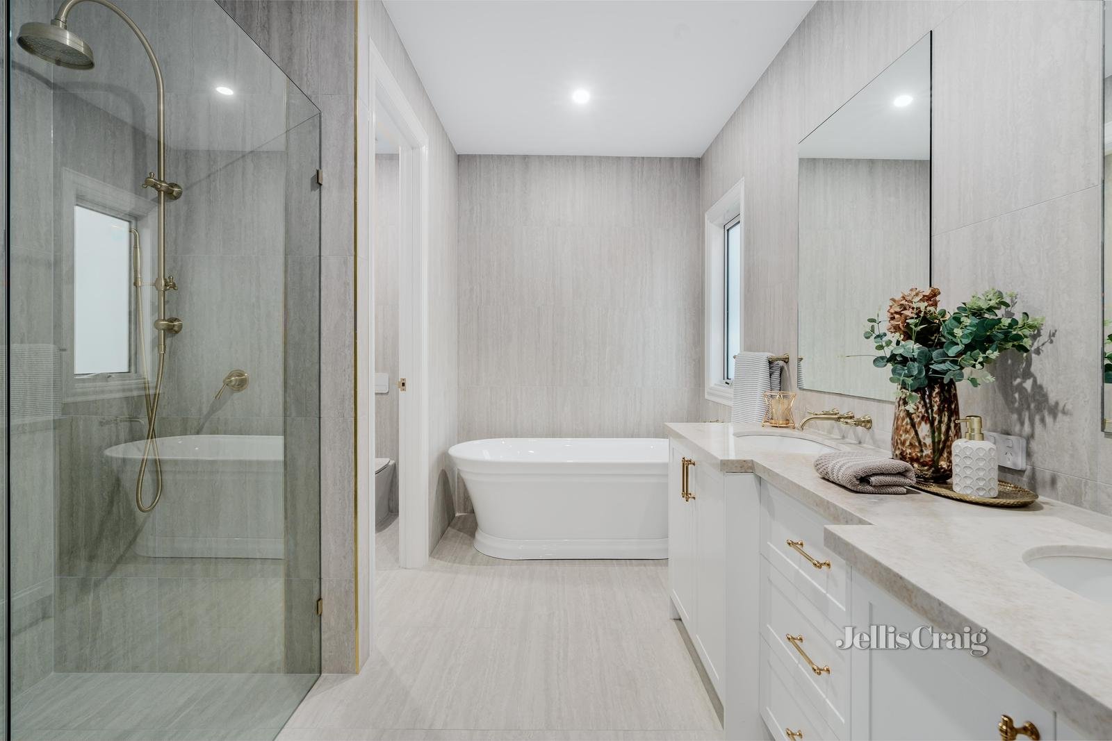 11 Jordan Grove, Glen Waverley image 13