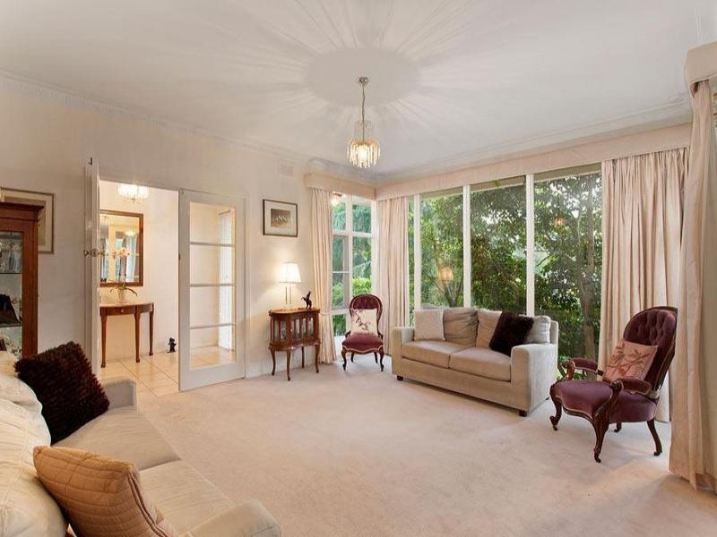 11 June Avenue, Balwyn North image 2