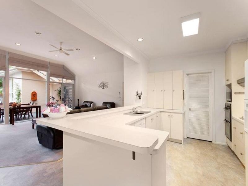 11 June Avenue, Balwyn North image 6