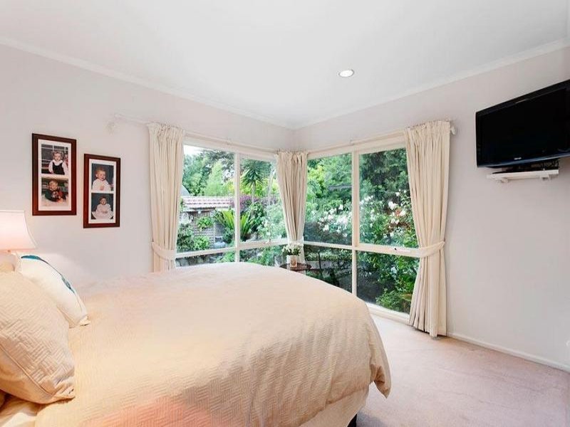 11 June Avenue, Balwyn North image 7