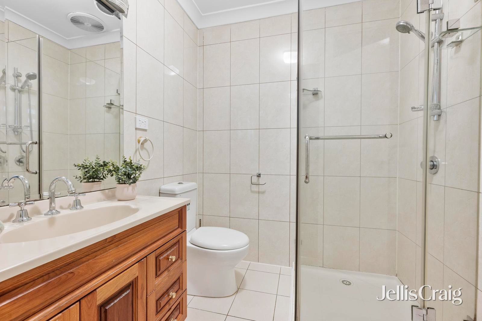 11 Kalimna Crescent, Doncaster image 8